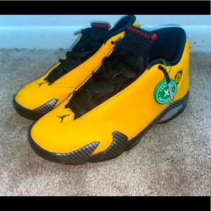 University 14’s Size 7.5